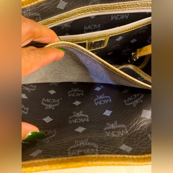 MCM Black/Gold Visetos Coated Canvas and Leather Princess Lion Tote, EUC - Picture 11 of 11